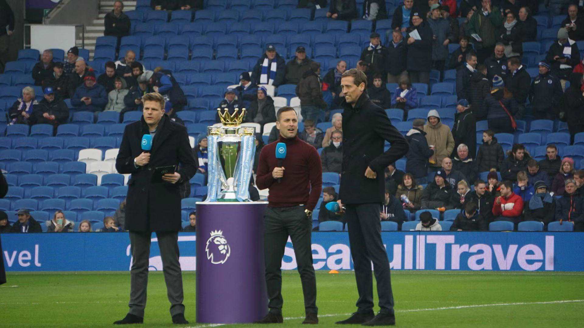 在全体球迷 在全体球迷